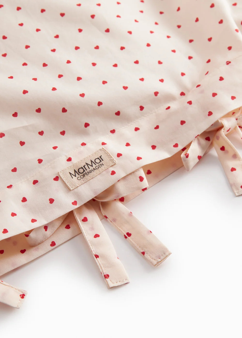Bed Linen – Scallop Junior Happy Hearts – En coton biologique – Housse de couette junior avec bord ondulé festonné – 100 × 140 cm – MarMar Copenhagen