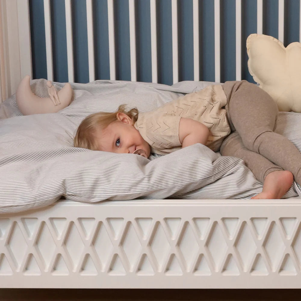 CamCam Copenhagen - Bettwäscheset Junior 100x140cm - Classic Stripes Camel - Bettbezug - 100% Bio-Baumwolle