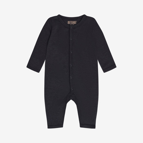 Boxpakje Dark Navy – TENCEL™ & merinowol – HUTTEliHUT: vooraanzicht van het donkerblauwe boxpakje met knoopsluiting.