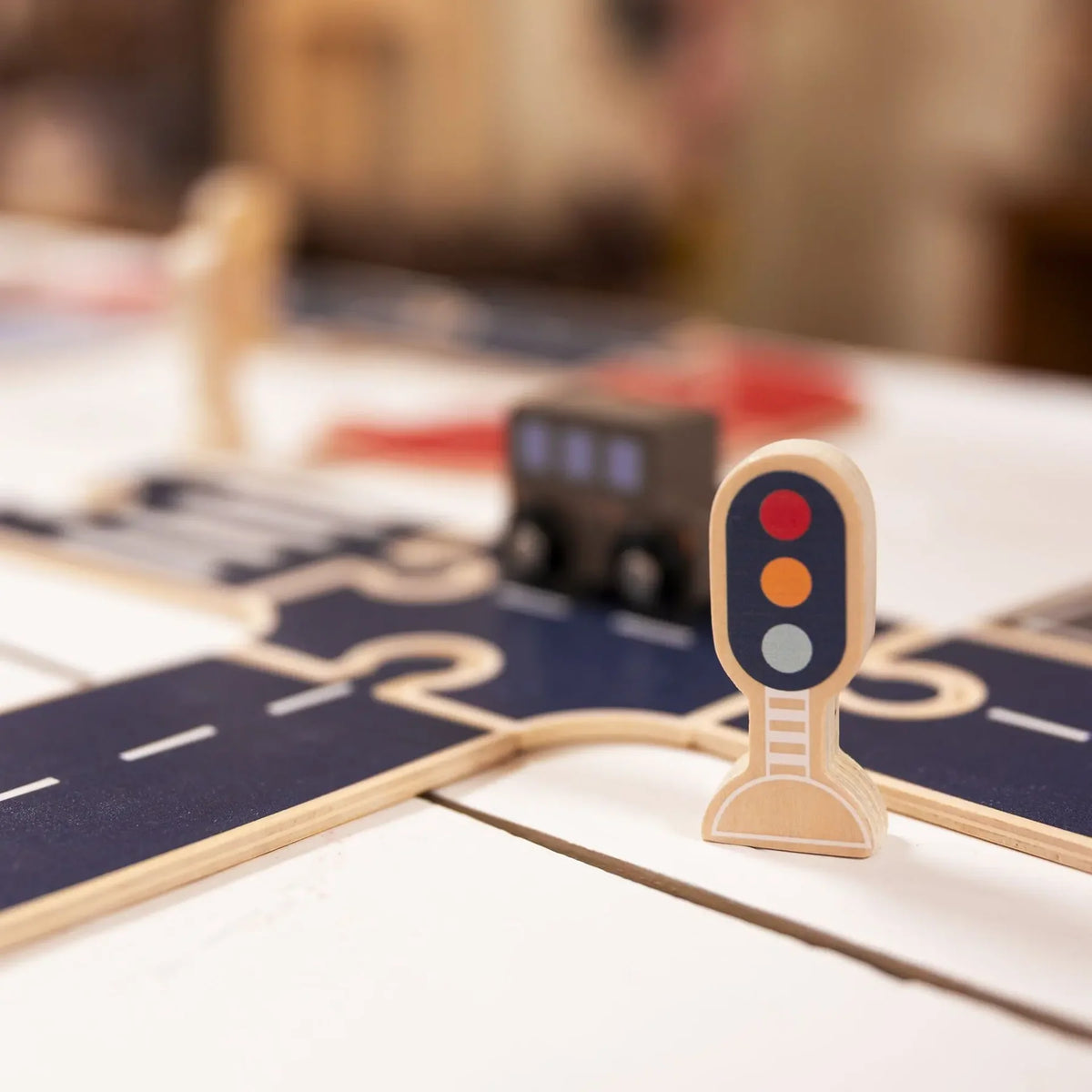 Auto's op de Weg – Houten autobaan met accessoires van FSC-hout – Egmont Toys
