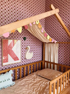 Geblokt Quilt Roze – Handgetekend roze ruitbehang van duurzaam vliesbehang – Atelier Chien