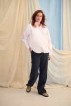 The Wide Jeans Black – Black wide-leg maternity jeans – Adjustable belly band – Atelier Melon