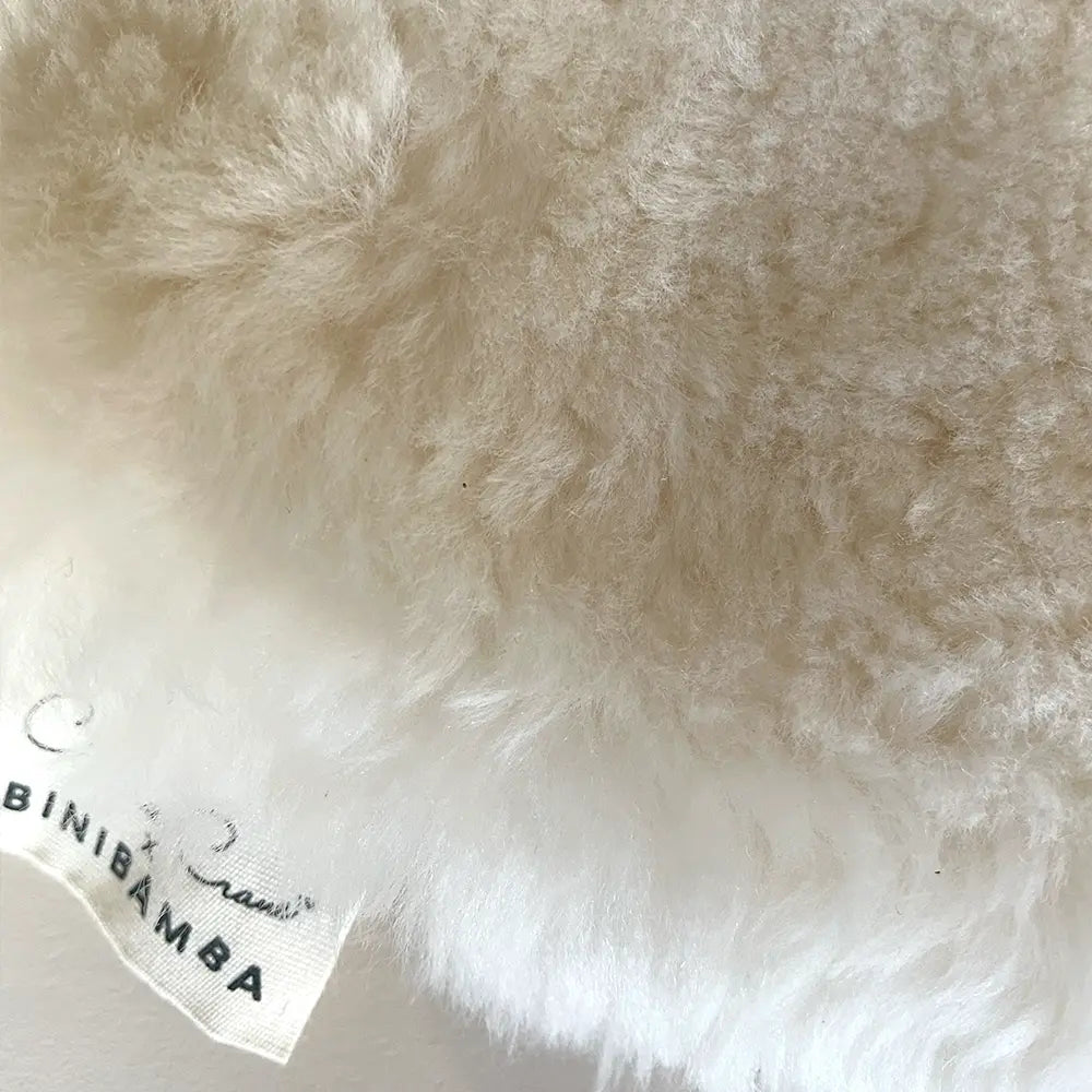 Lammfell für LEVO Babywippe – 100 % Merino Lammfell – Charlie Crane x Binibamba
