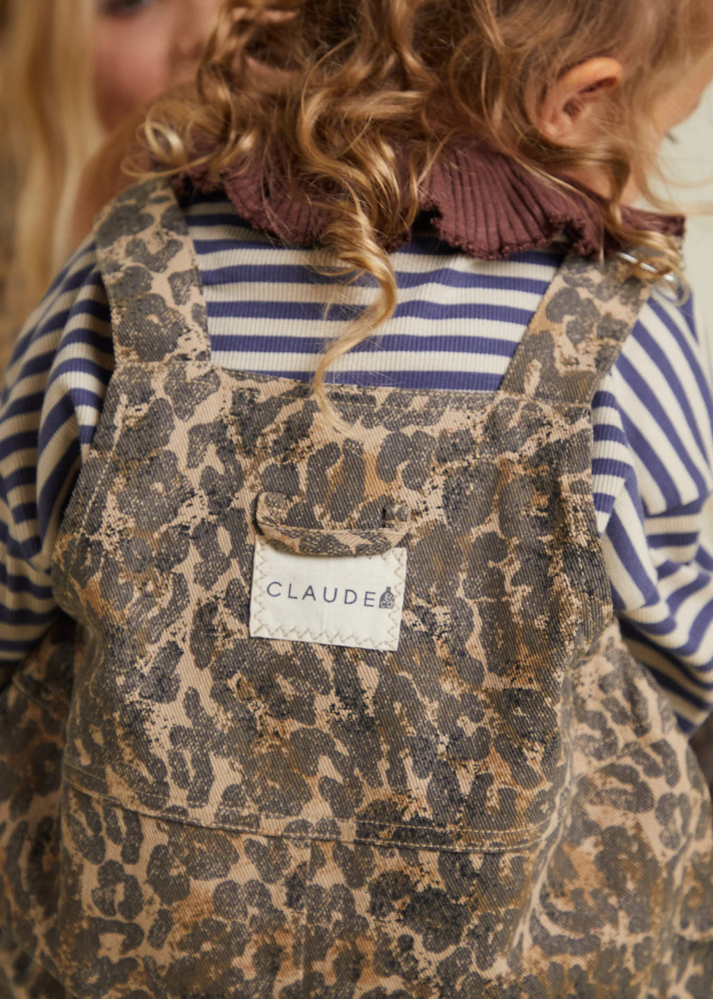 Blythe Leopard Dungaree – Oversized Tuinbroek met Luipaardprint – Biologisch katoen – Claude & Co