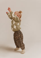 Moon & Stars Sweater Matcha – 100% Organic Cotton – Claude & Co