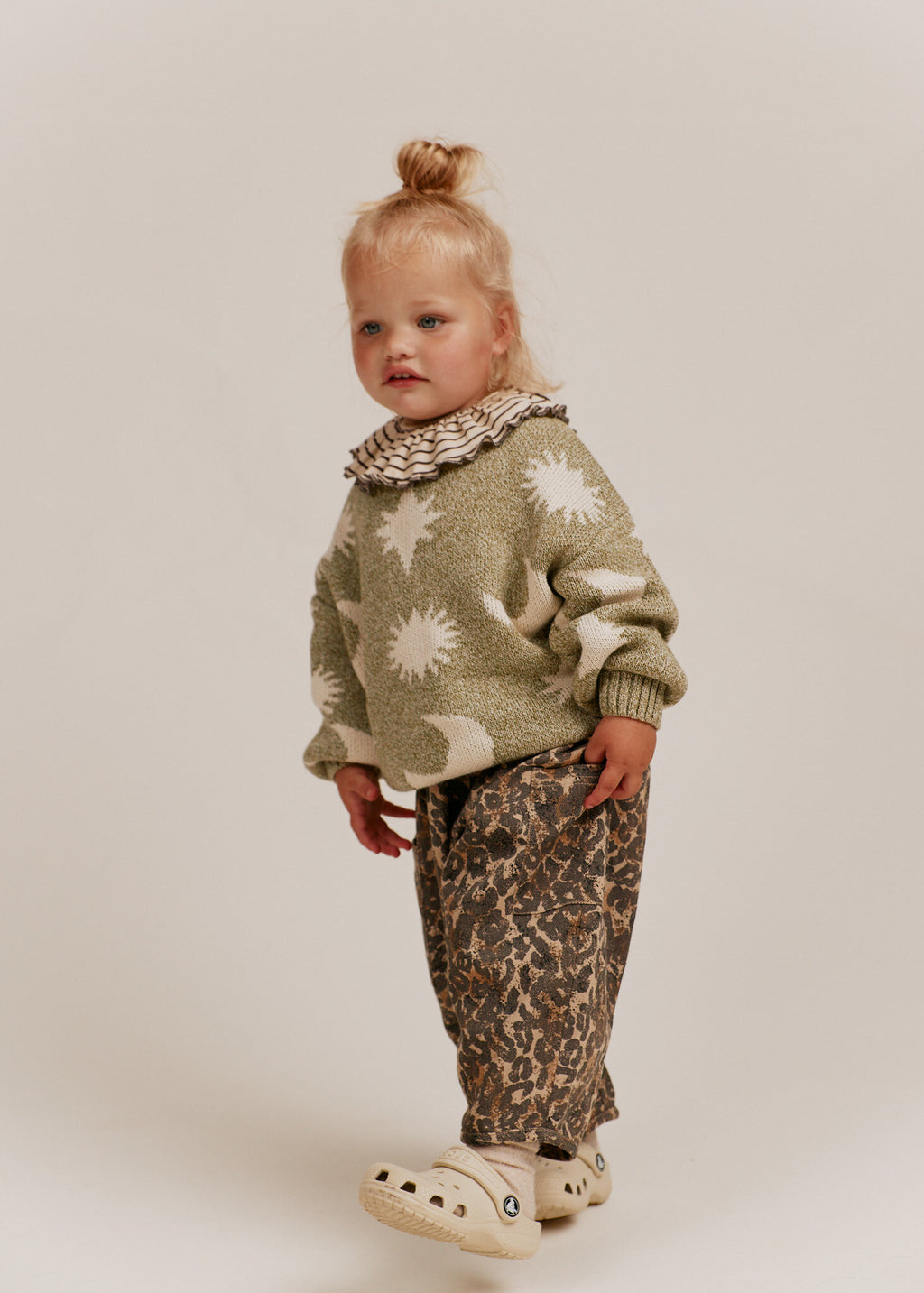 Moon & Stars Sweater Matcha – 100% Organic Cotton – Claude & Co