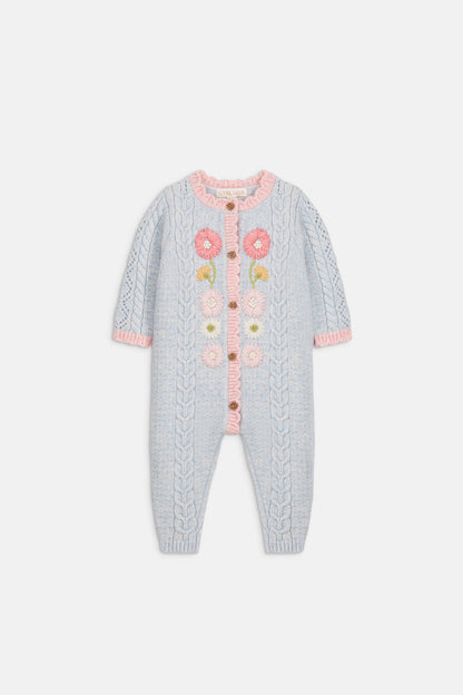 Gebreid babypakje Drillia met bloemen - TENCEL™ & alpaca - Cloud - Louise Misha