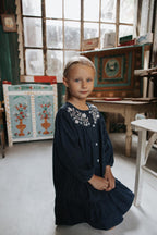 Denim jurk Massilou met borduursels - Indigo - Louise Misha - voorkant - afbeelding 3