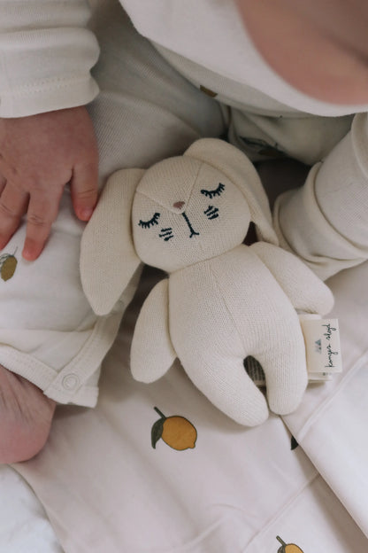 Mini Konijn - Zacht knuffeltje met belletje - Biologisch katoen - Konges Sløjd