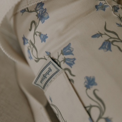 Baby Nest - Bellflower - Babylft - Biologisch katoen - Blauwe bloemen - Garbo & Friends