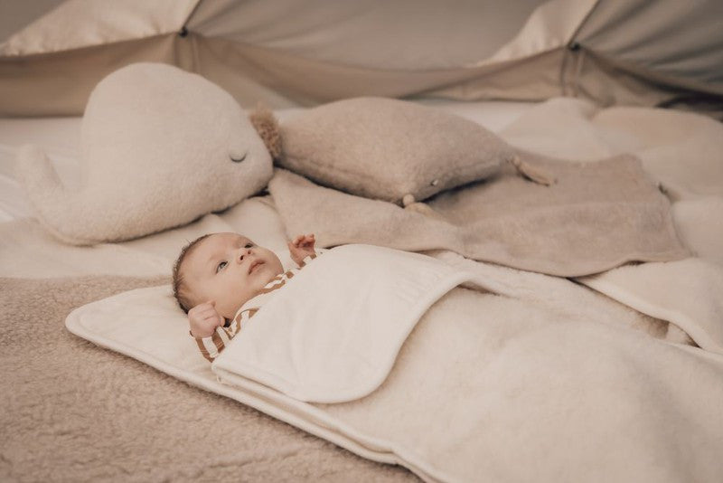 Alwero - Kussen Walvis Naturel - 100% wol - lifestyle