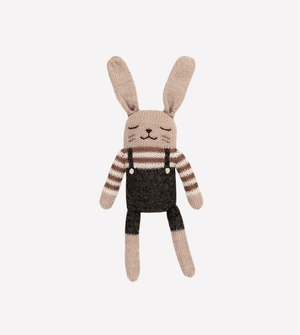 Gestricktes Kuschelkaninchen - Schwarze Latzhose - Alpaka-Wolle - Main Sauvage