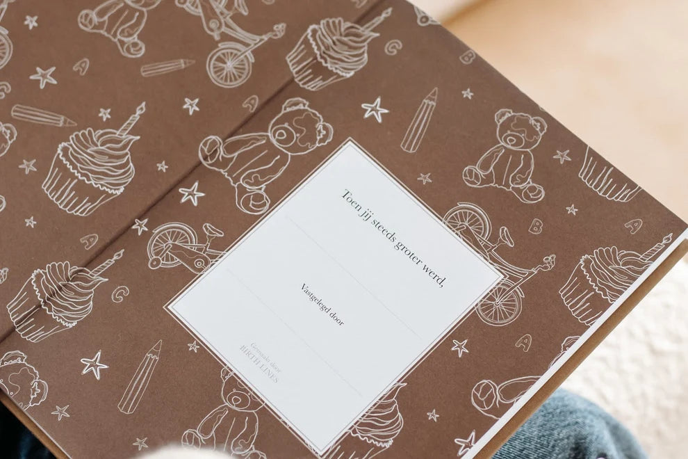 Toen jij steeds groter werd – Ausfüllbuch zum Großwerden von 1 bis 10 Jahre mit Erinnerungen und Meilensteinen – Birth Lines