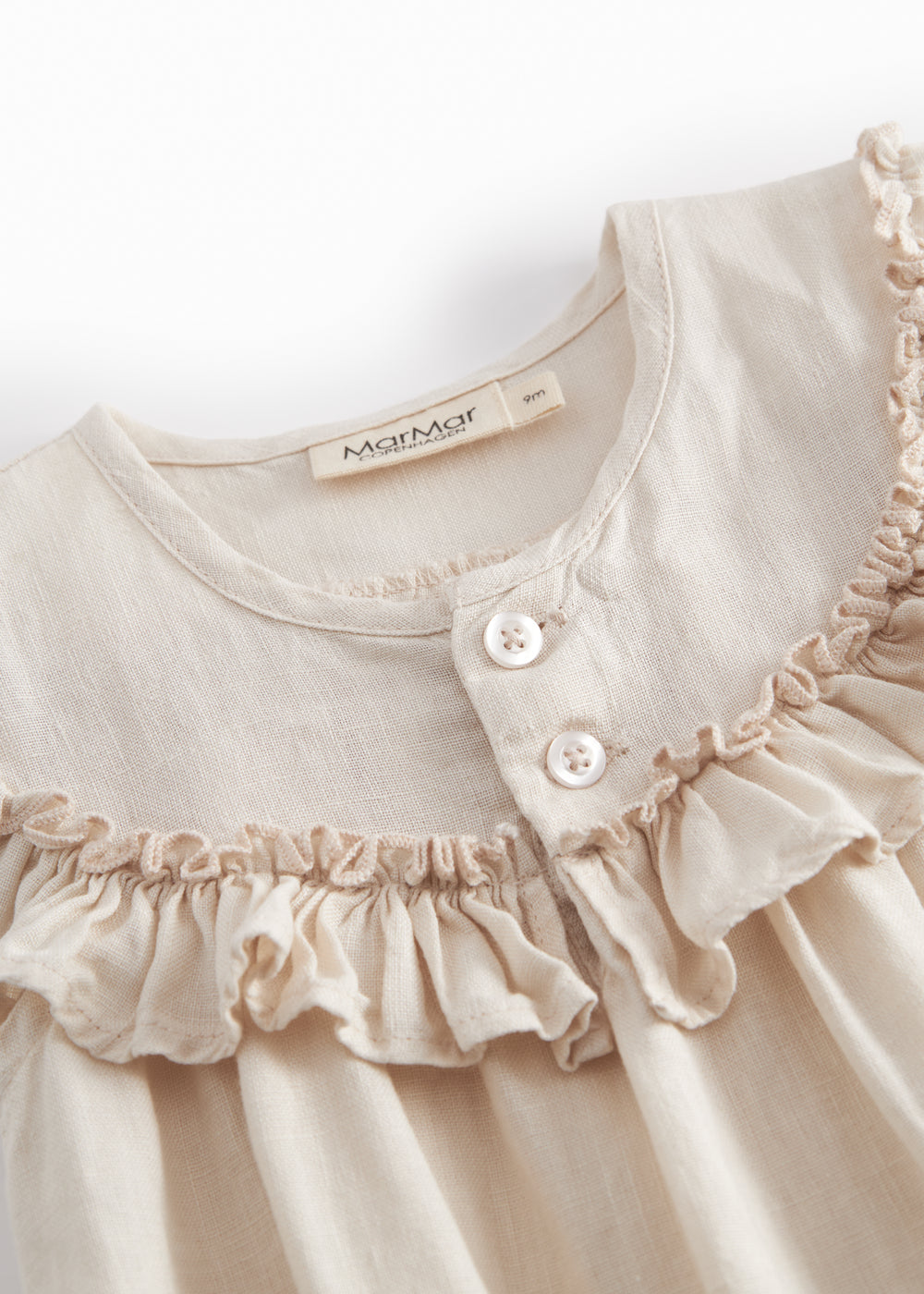 Linnen romper Rine - Ruffles - Kit/Beige - MarMar Copenhagen boven