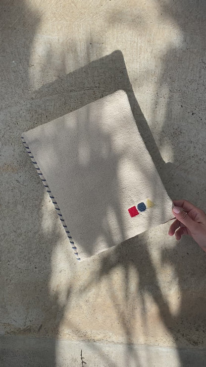 Sensory Book Bauhaus – Sensorisch activiteitenboek – 22 × 28 cm – Lorena Canals