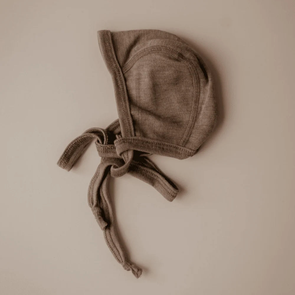 Tying bonnet extra long - Wool/Silk - Walnut - Engel Natur