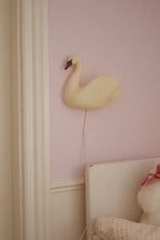 Swan Wall Lamp Beigeshell – LED-Wandlampe Schwan mit Dimmer fürs Kinderzimmer – Konges Sløjd