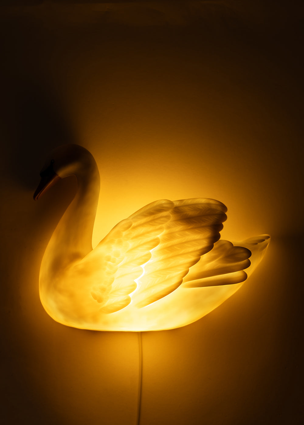 Swan Wall Lamp Beigeshell – LED-Wandlampe Schwan mit Dimmer fürs Kinderzimmer – Konges Sløjd