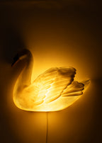 Swan Wall Lamp Beigeshell – LED-Wandlampe Schwan mit Dimmer fürs Kinderzimmer – Konges Sløjd
